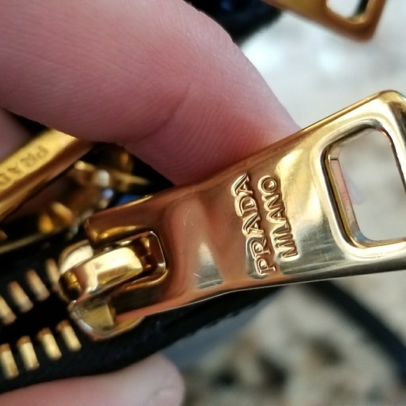 🚫SOLD🚫Prada Saffiano Lux Small Tote - Picture 6 of 6